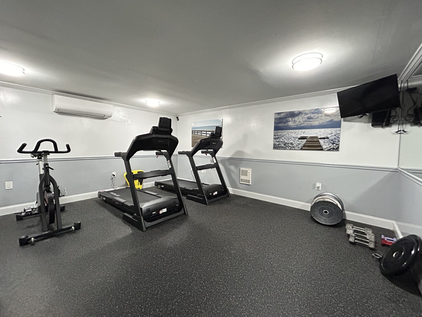 Resident fitness center at Black Rock Gardens