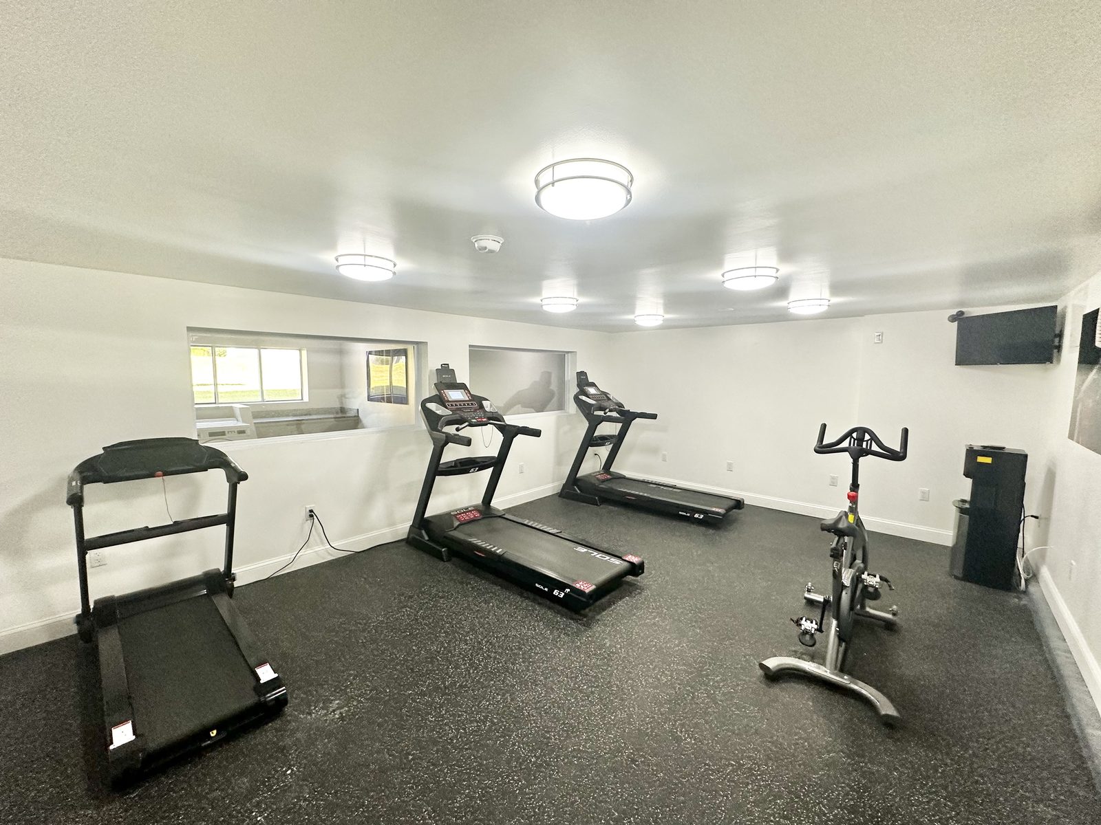 Resident fitness center at Dutchess Apartments